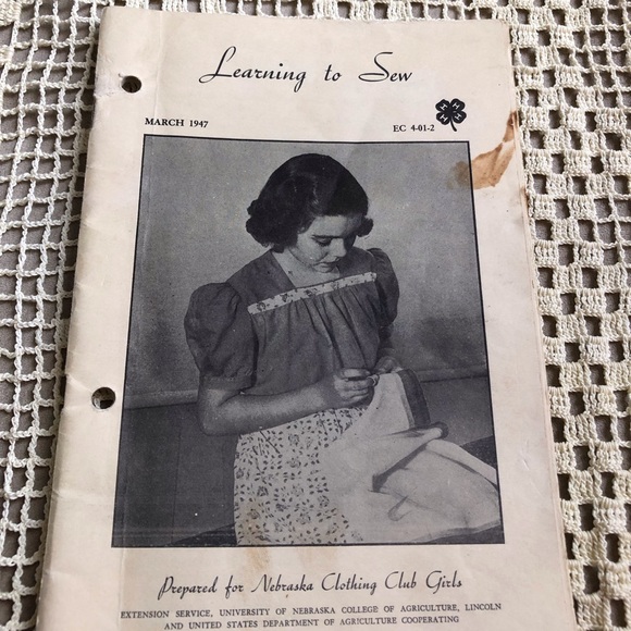 1947 Learning to SEW guide 4H - Picture 1 of 5